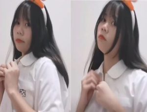 Váy kẻ dâm đãng móc thôi là chưa đủ